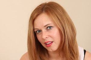 Anna Joy (EU) (37) – British hot mom fooling around