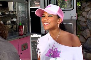 RealBlackExposed – Emy Reyes – Sexy black waitress gives full service to a big dick