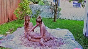 Ashlynn & Kimber Lee – Cake Wrestling