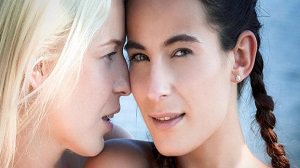 Karol Lilien & Lexi Dona – Babes On Board