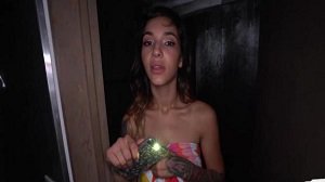 KITTY CARRERA – PRANKING MY STEPSISTER KITTY BY TURNING OFF THE POWER TO FUCK HER WITH CREAMPIE